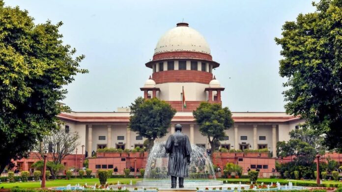 നിയമങ്ങൾ പാലിക്കാൻ കഴിയുന്നില്ലെങ്കിൽ ഇന്ത്യ വിട്ട് പോകുക; വാട്‌സ്‌ആപ്പിനെ ശകാരിച്ച് സുപ്രീംകോടതി